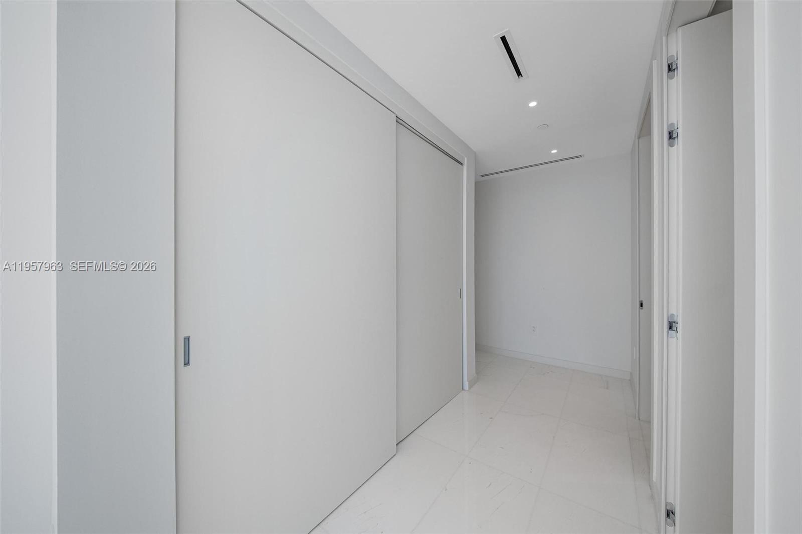 image Aston Martin Residences47