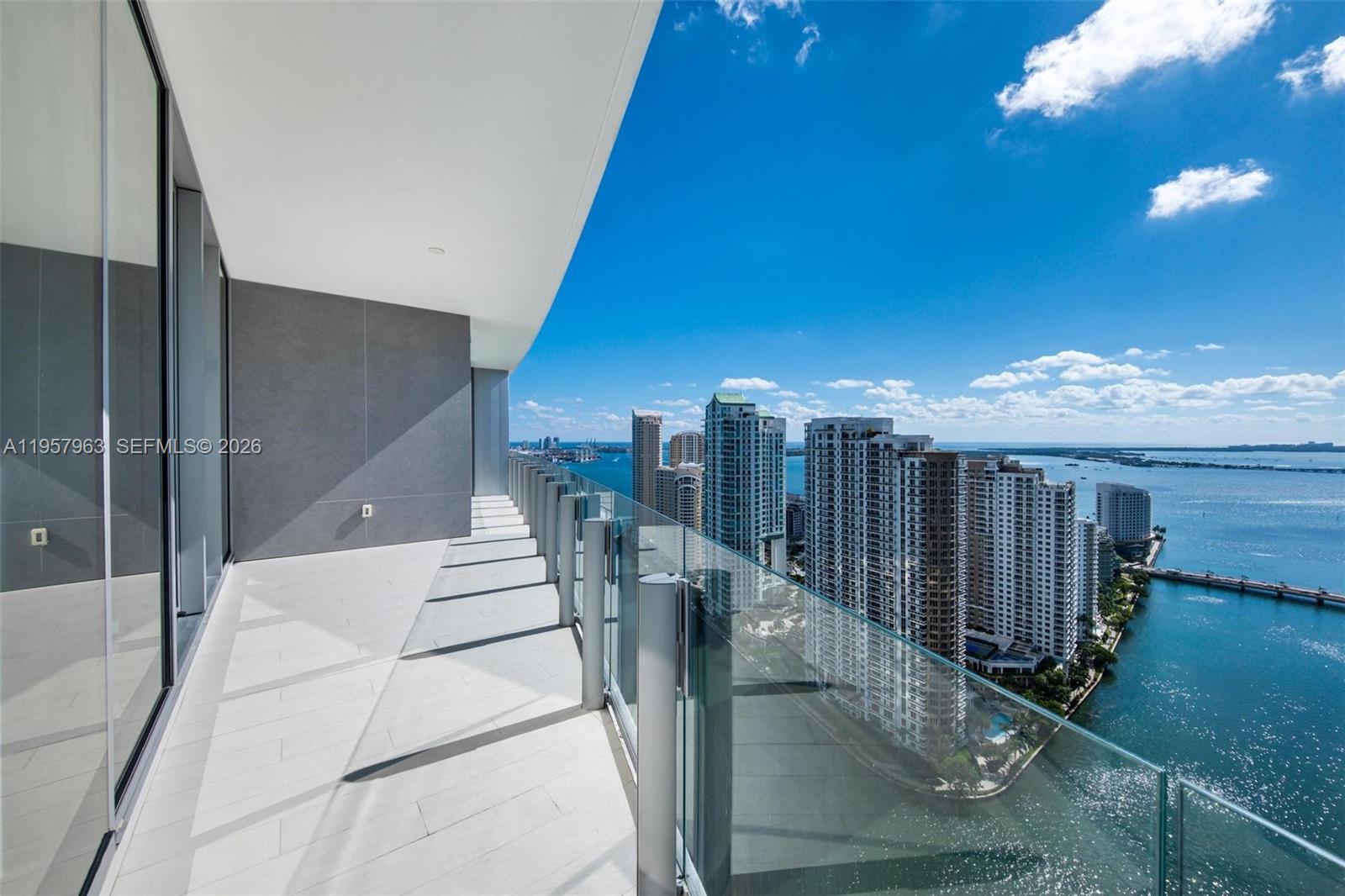 image Aston Martin Residences48