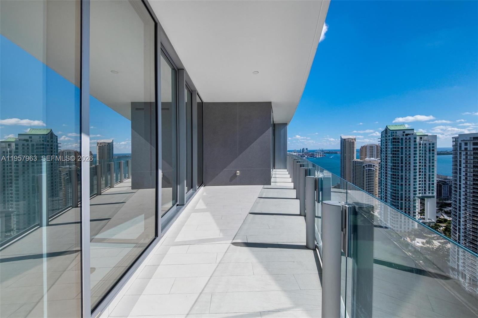 image Aston Martin Residences51