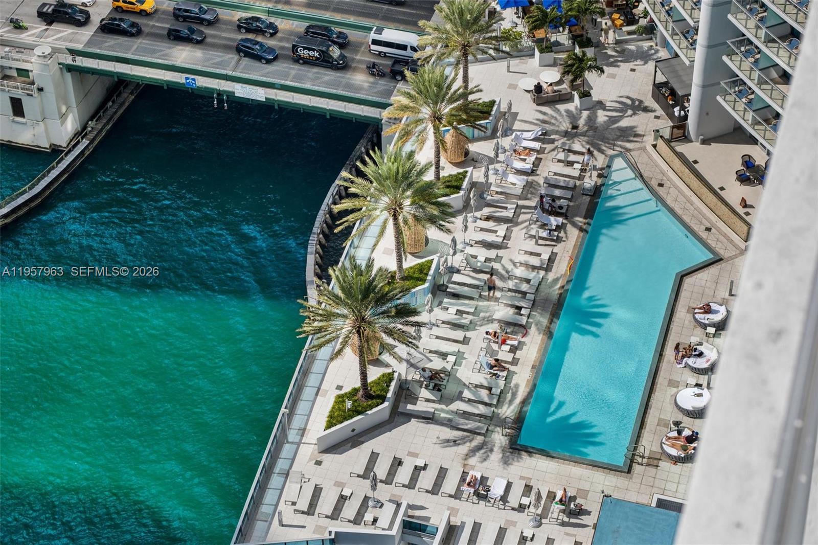 image Aston Martin Residences68