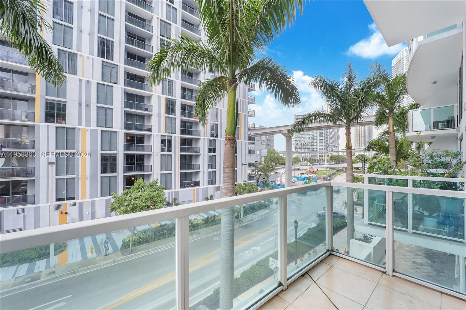 image Brickell on the River South0