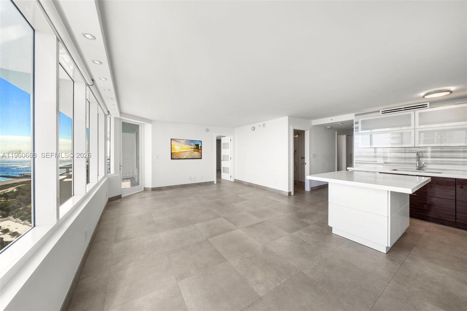 image South Pointe Towers10