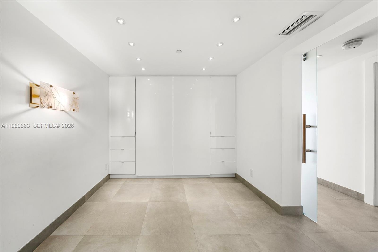 image South Pointe Towers23