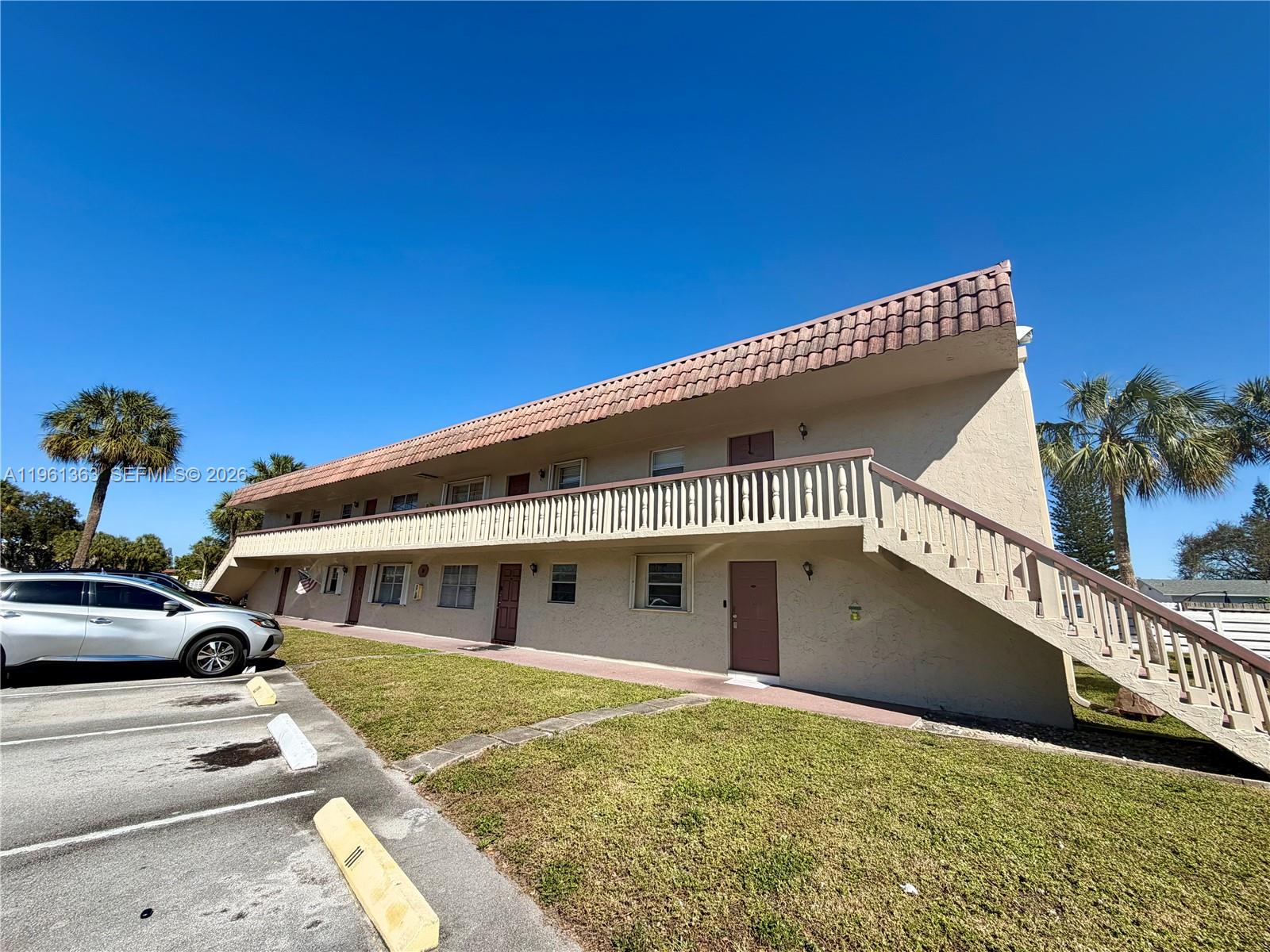 3777 NW 78th Ave #14D Davie, FL 33024