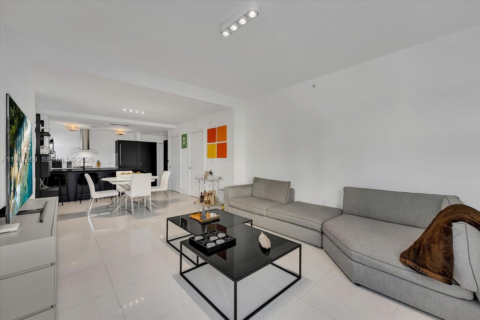 3739 Collins Ave #N-207 Miami Beach, FL 33140