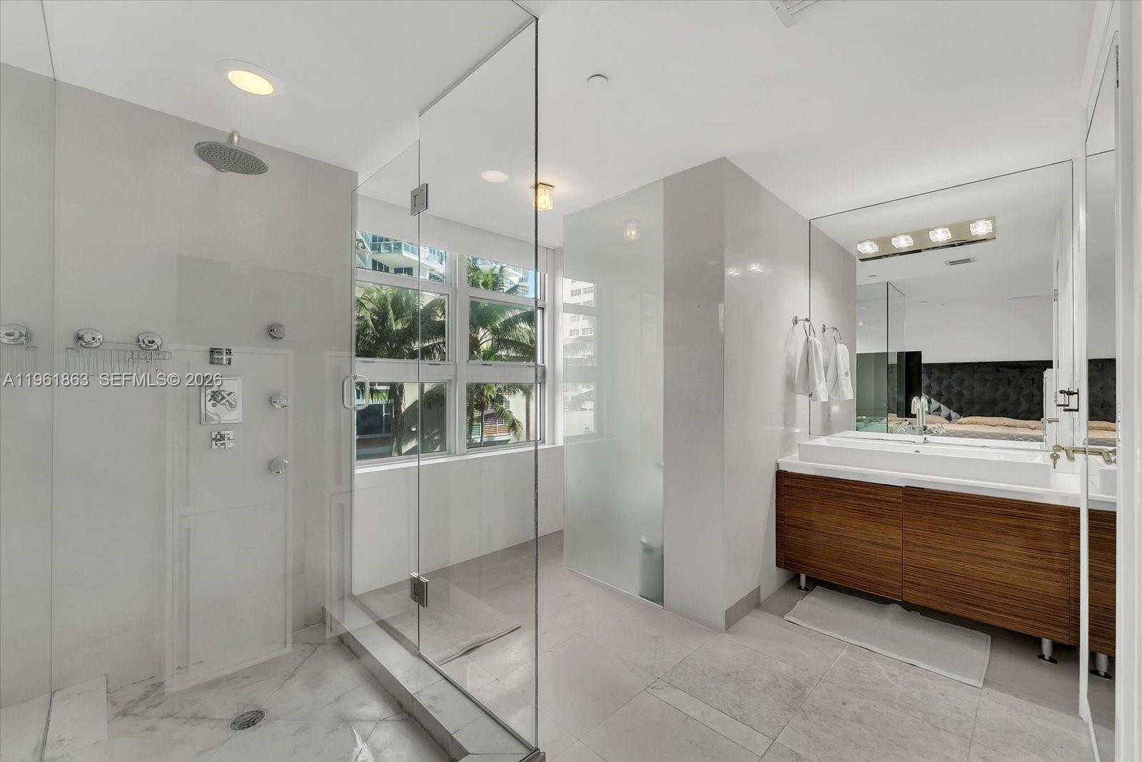 3739 Collins Ave #N-207 Miami Beach, FL 33140