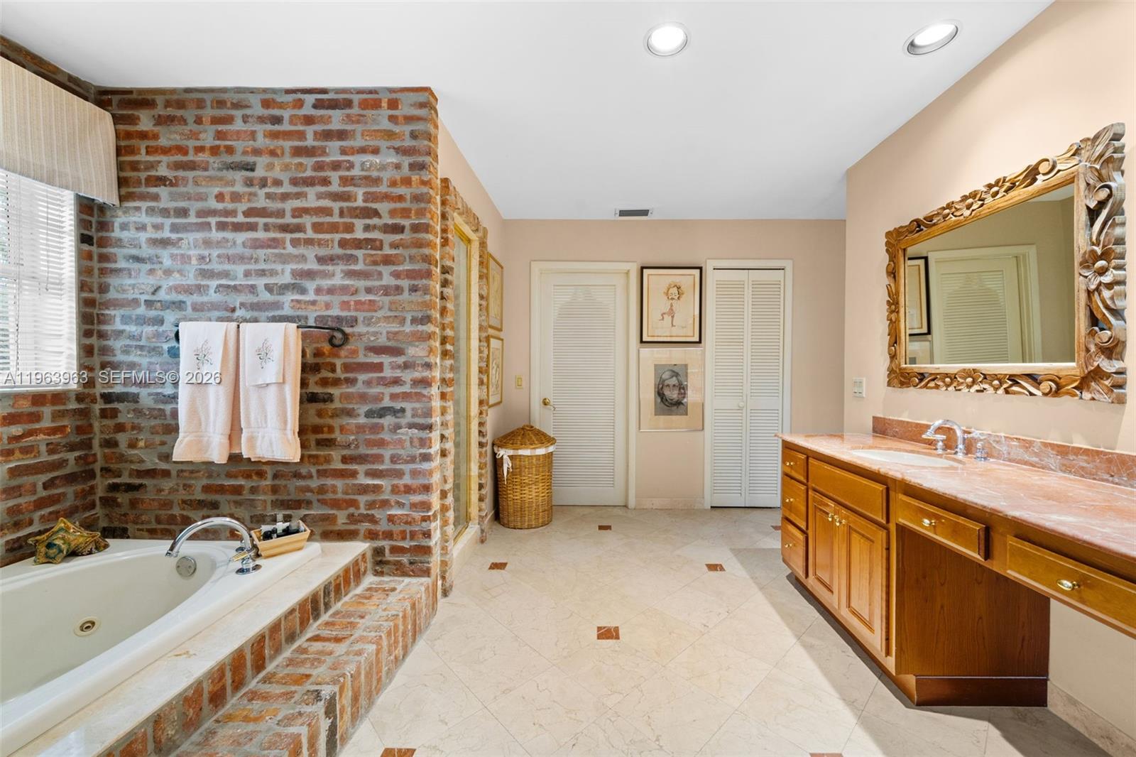 1255 Algardi Ave Coral Gables, FL 33146