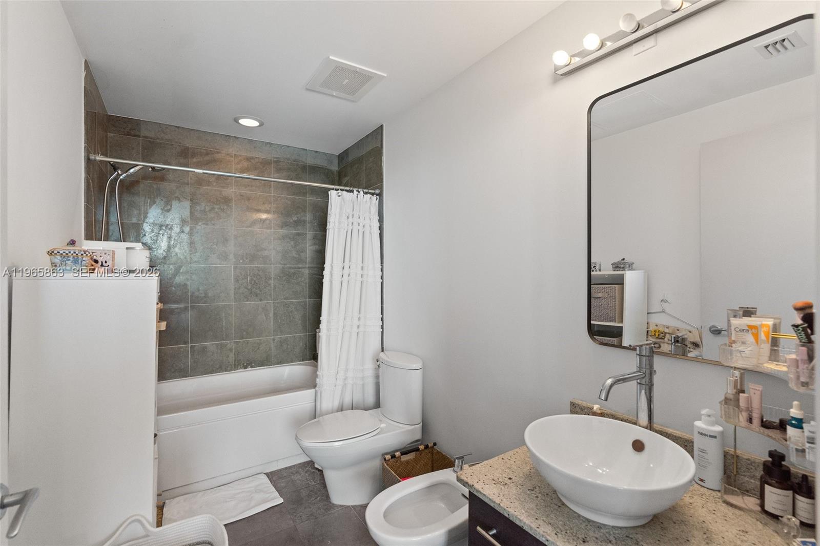 image Uptown Marina Lofts10