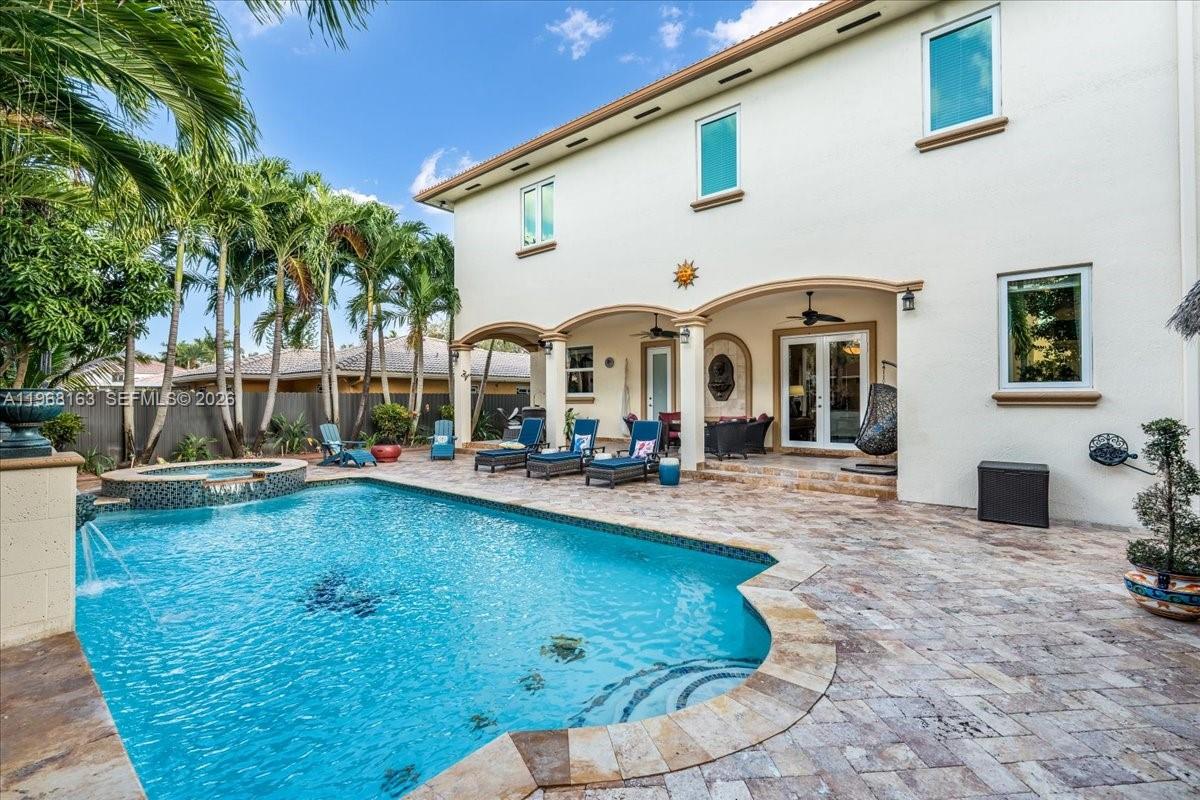 7851 NW 166th Ter Miami Lakes, FL 33016