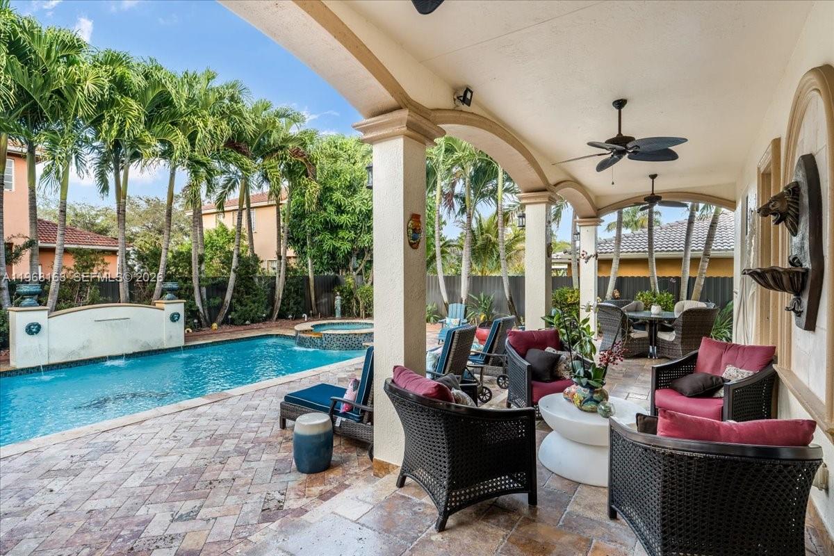 7851 NW 166th Ter Miami Lakes, FL 33016