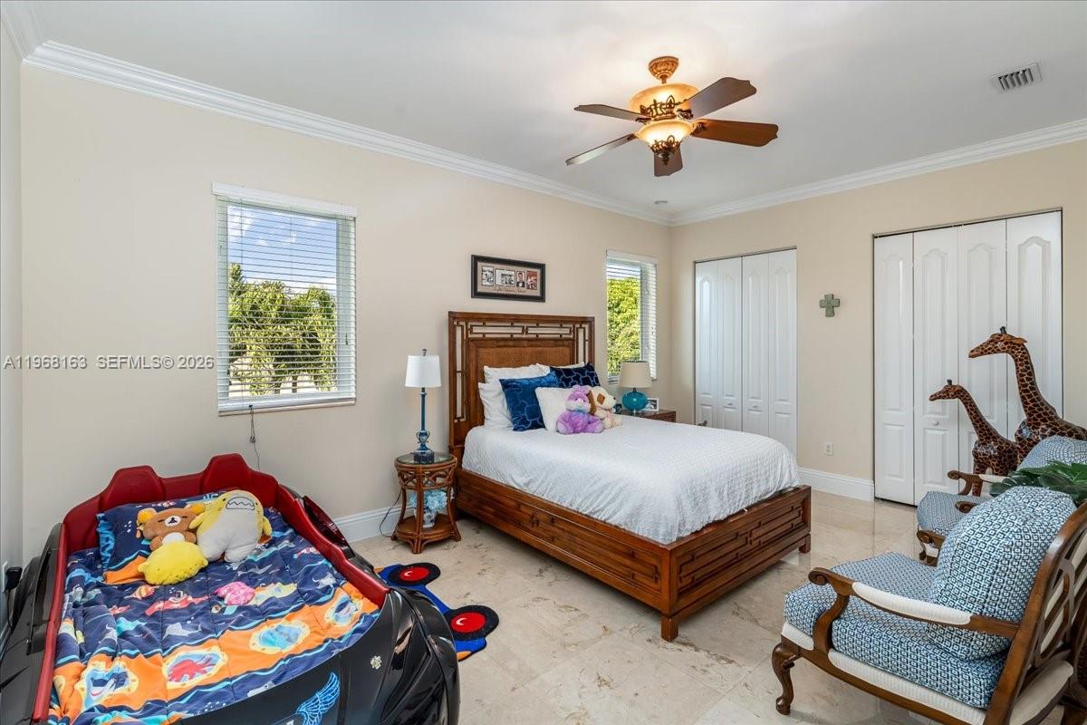 7851 NW 166th Ter Miami Lakes, FL 33016