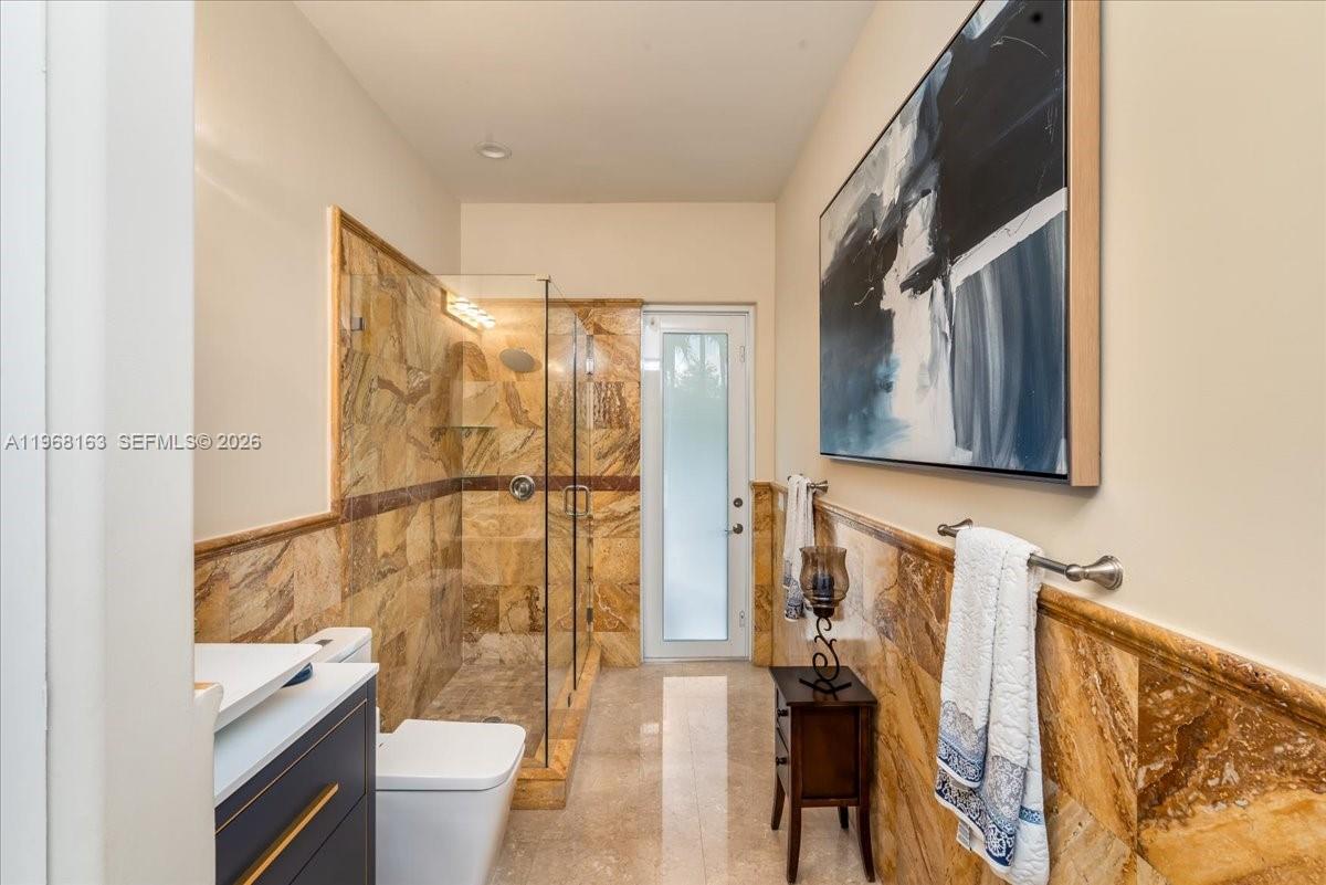 7851 NW 166th Ter Miami Lakes, FL 33016