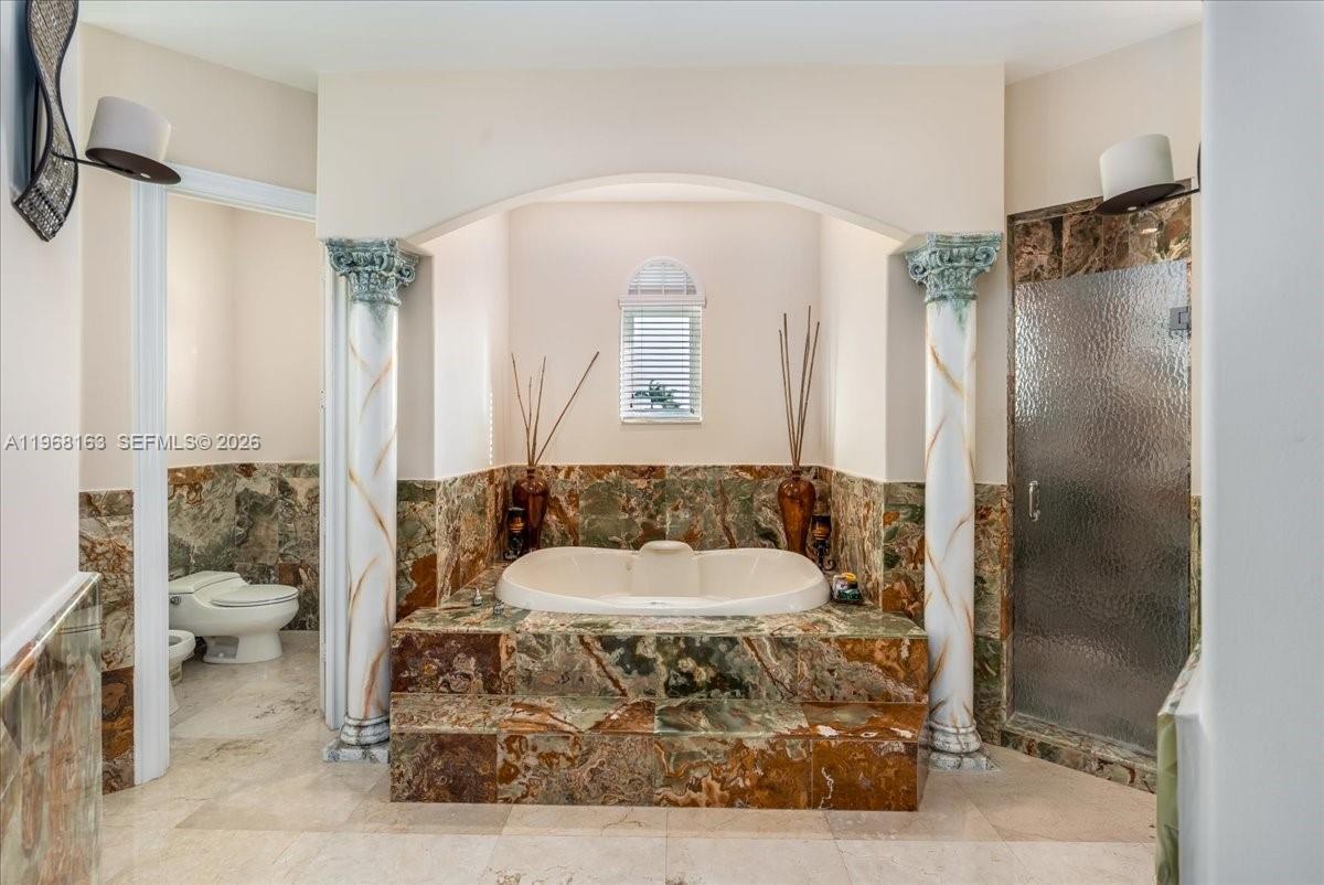 7851 NW 166th Ter Miami Lakes, FL 33016