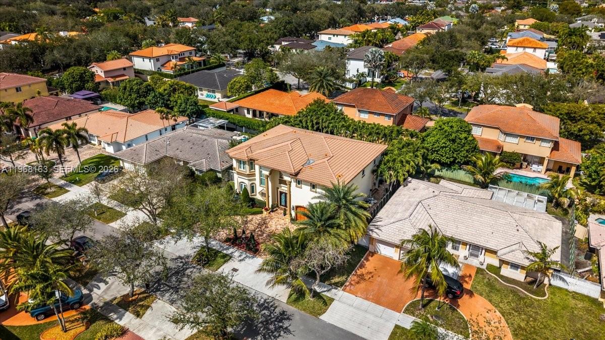 7851 NW 166th Ter Miami Lakes, FL 33016