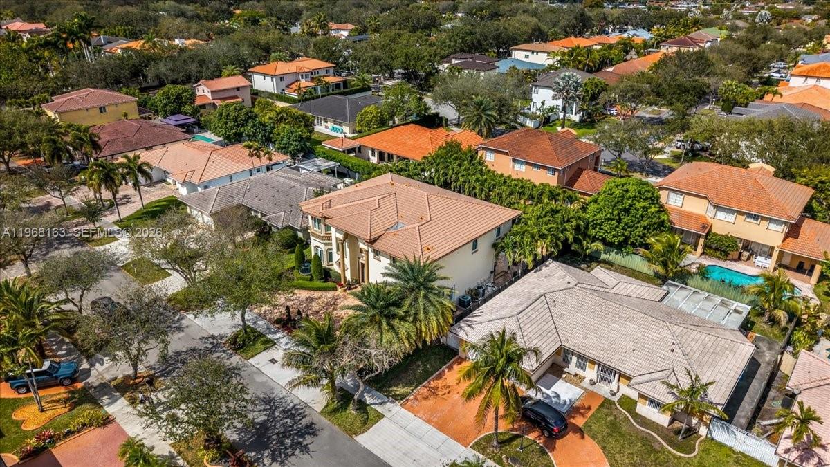 7851 NW 166th Ter Miami Lakes, FL 33016