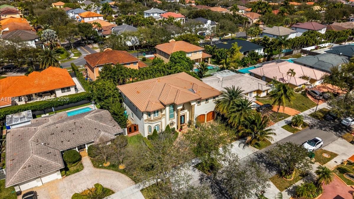 7851 NW 166th Ter Miami Lakes, FL 33016