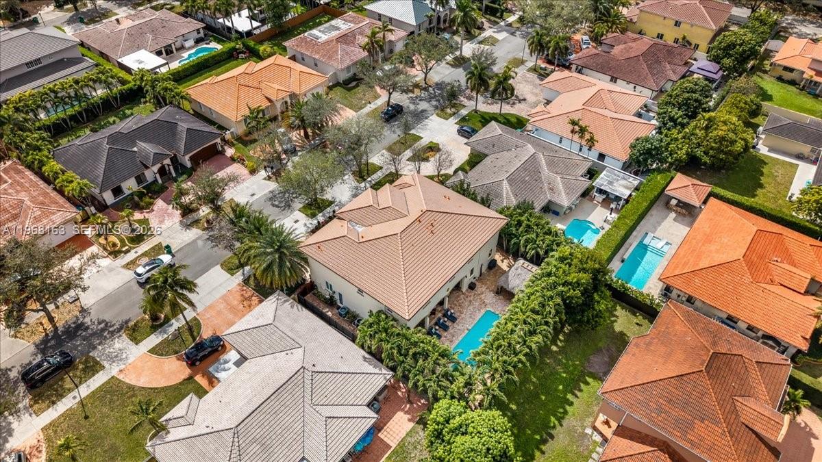 7851 NW 166th Ter Miami Lakes, FL 33016