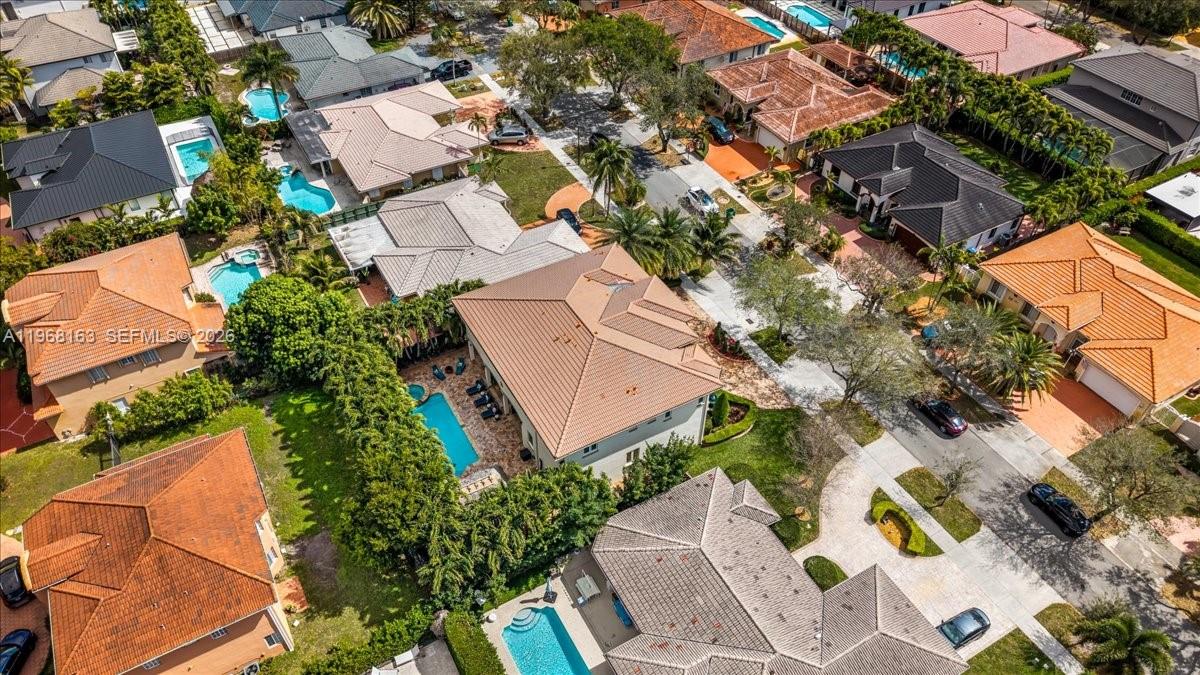 7851 NW 166th Ter Miami Lakes, FL 33016