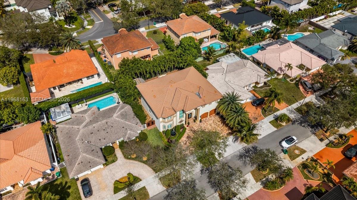 7851 NW 166th Ter Miami Lakes, FL 33016