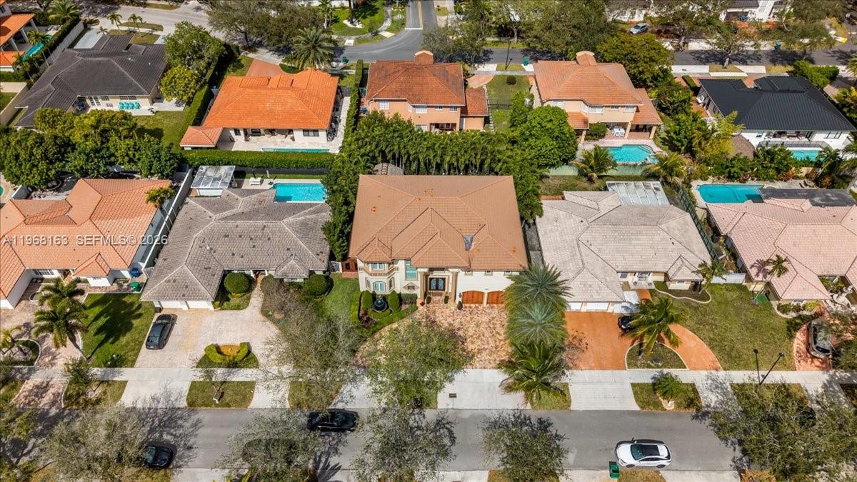 7851 NW 166th Ter Miami Lakes, FL 33016