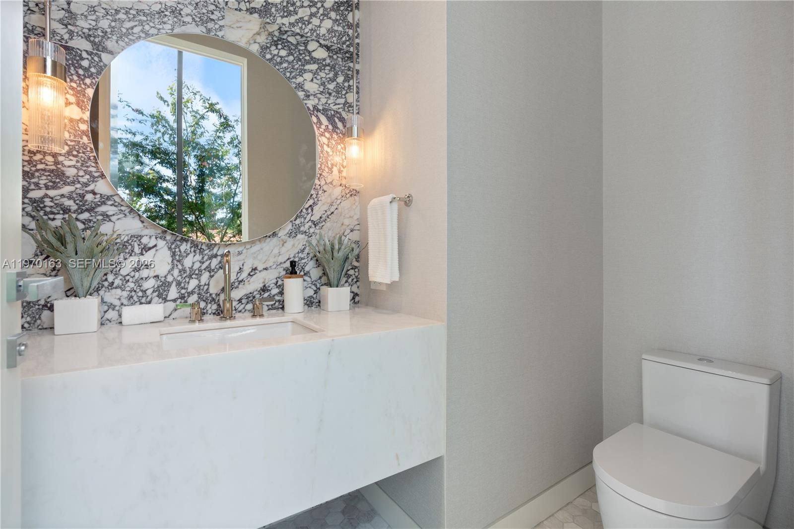 536 W 51st St Miami Beach, FL 33140