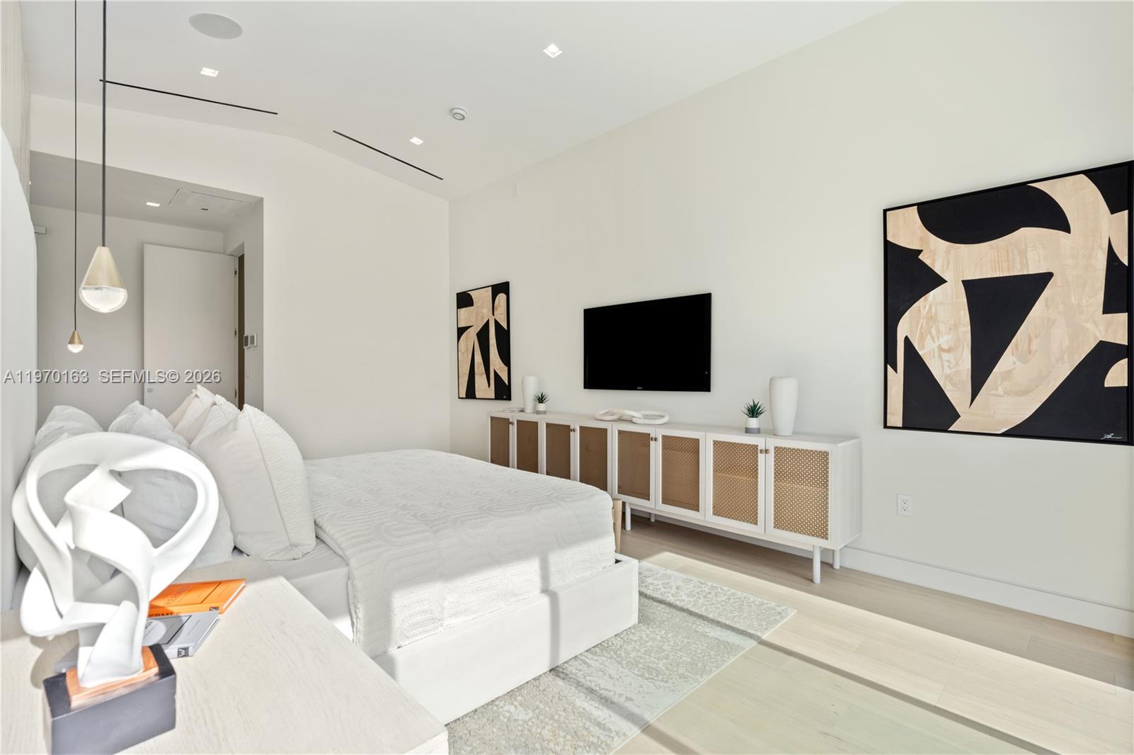 536 W 51st St Miami Beach, FL 33140