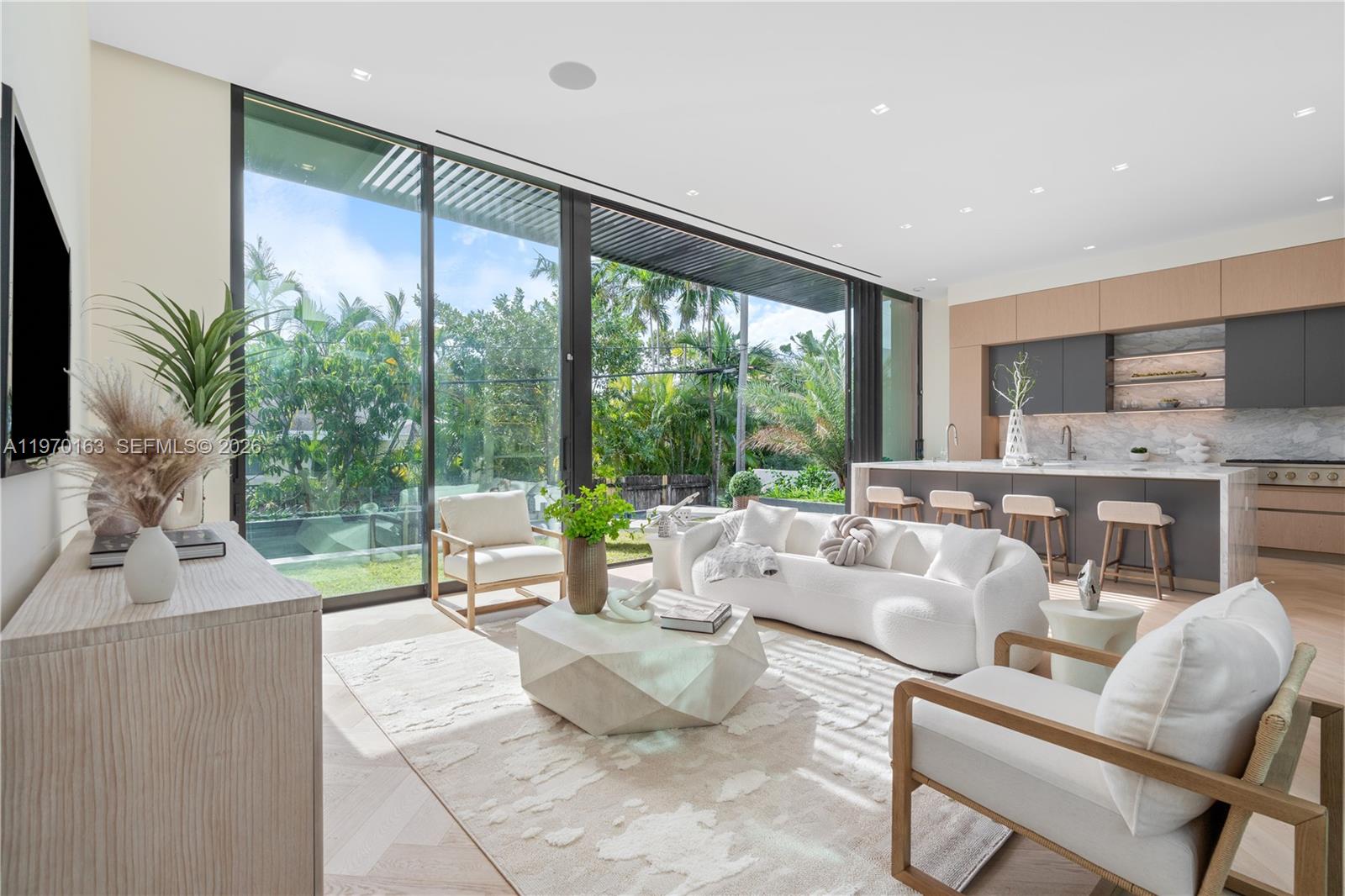 536 W 51st St Miami Beach, FL 33140