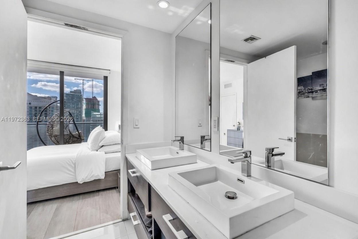 image Brickell Heights West14