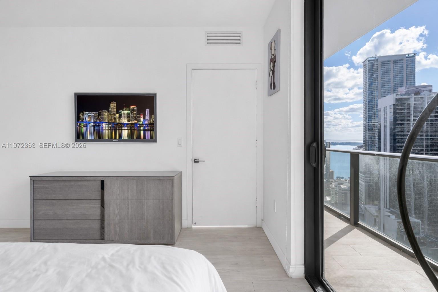 image Brickell Heights West16