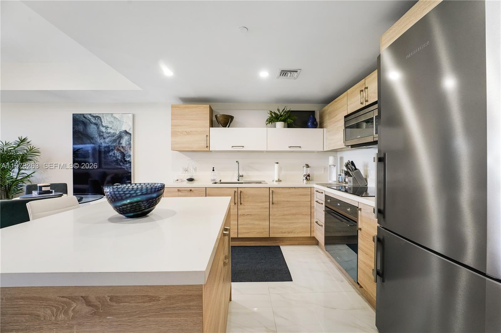 16385 Biscayne Blvd #1502 North Miami Beach, FL 33160