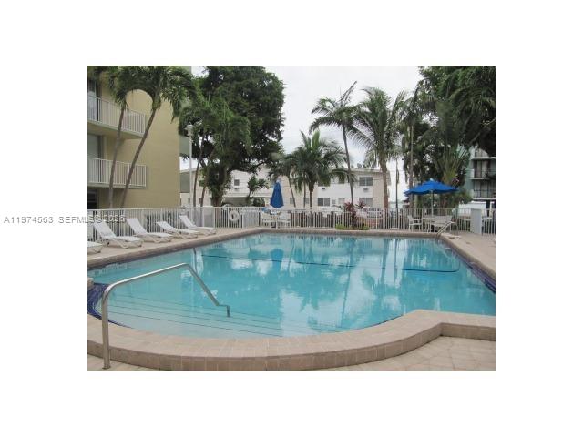 1801 S Treasure Dr #102 North Bay Village, FL 33141