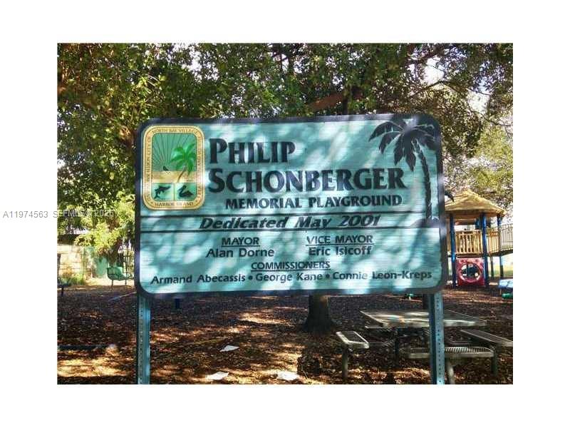 1801 S Treasure Dr #102 North Bay Village, FL 33141