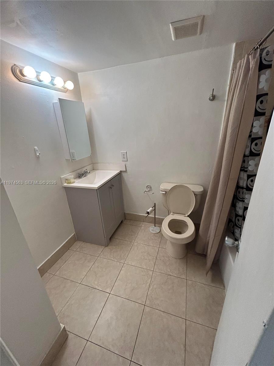 1801 S Treasure Dr #102 North Bay Village, FL 33141