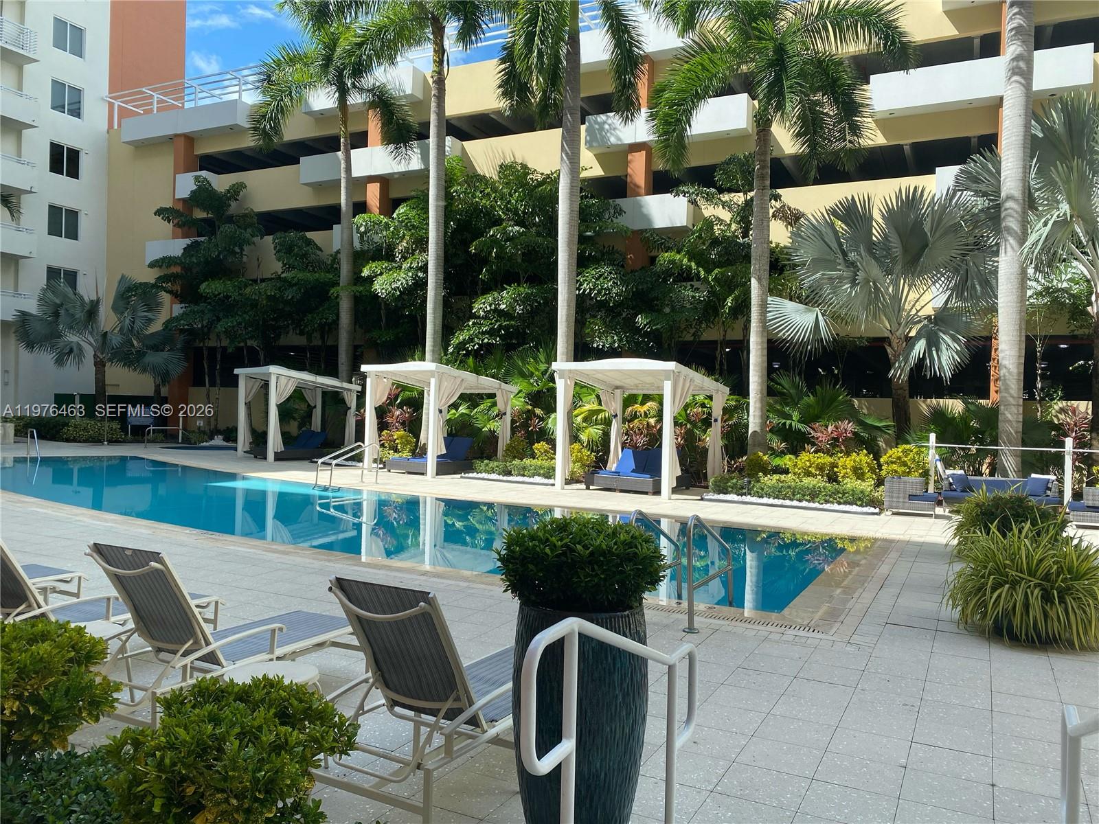 image The Venture at Aventura0