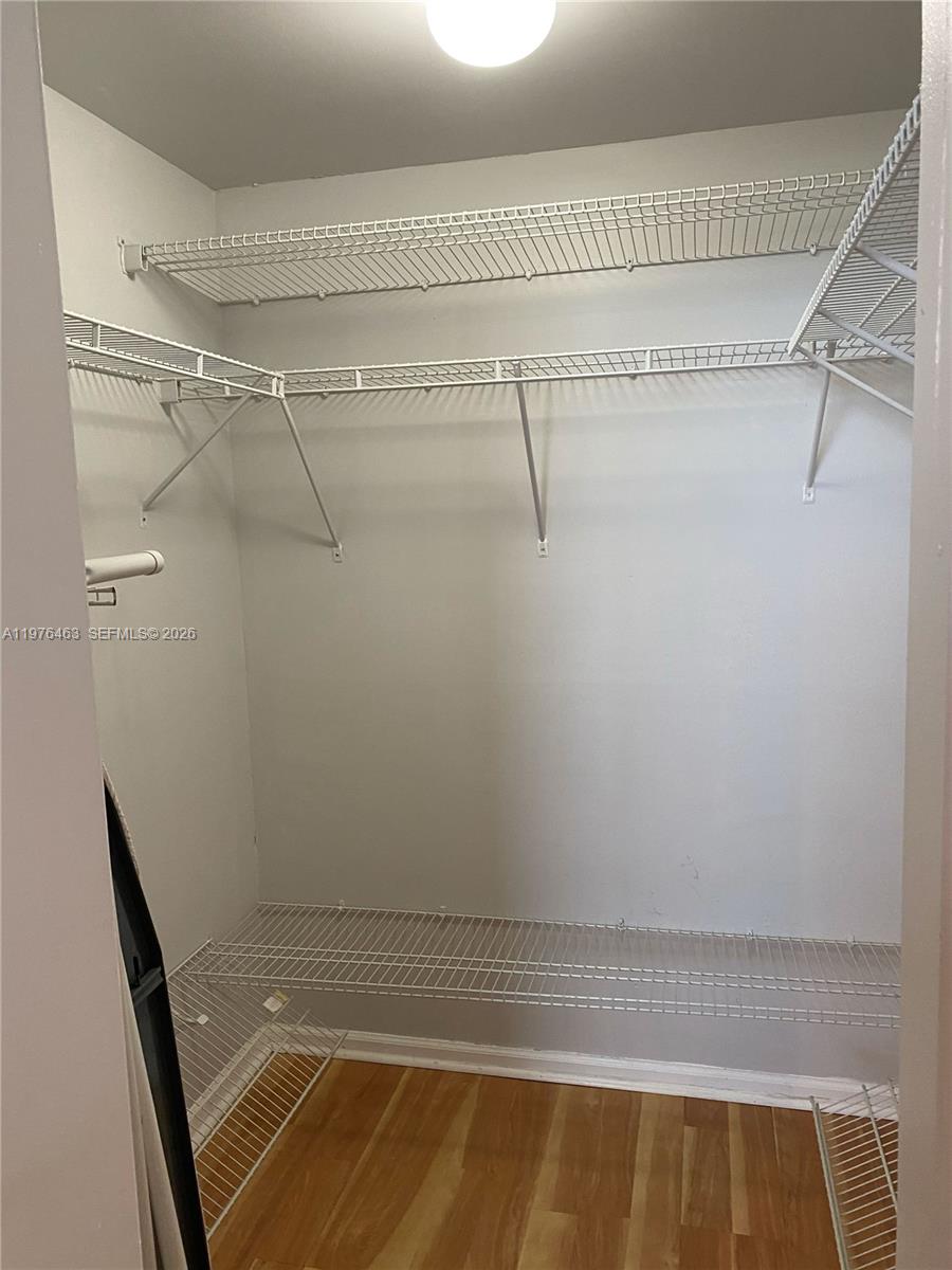 image The Venture at Aventura9