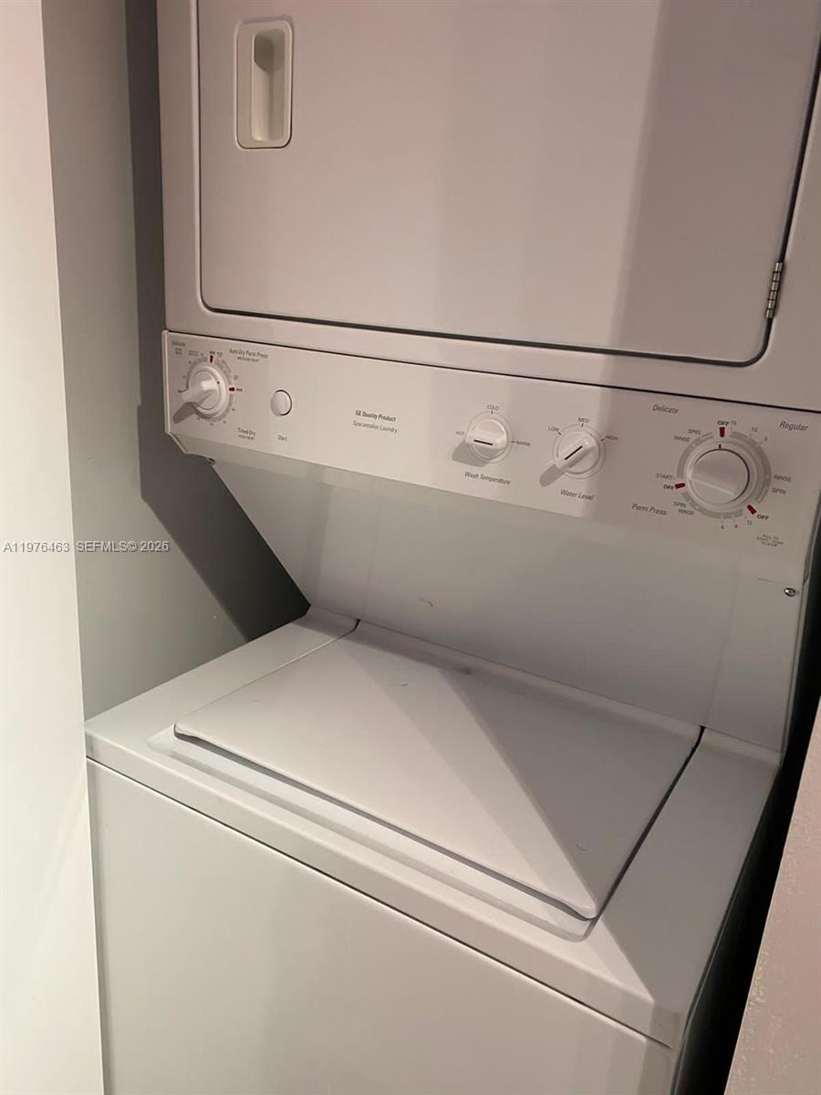 image The Venture at Aventura11