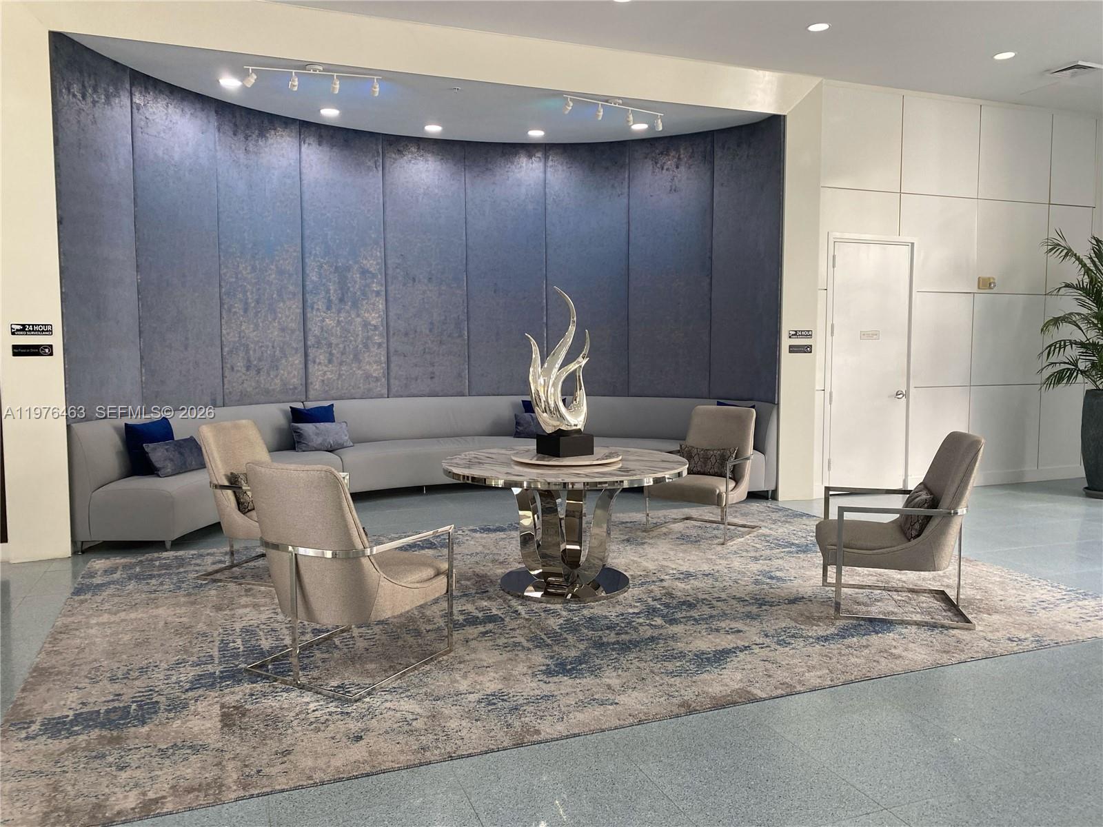 image The Venture at Aventura12