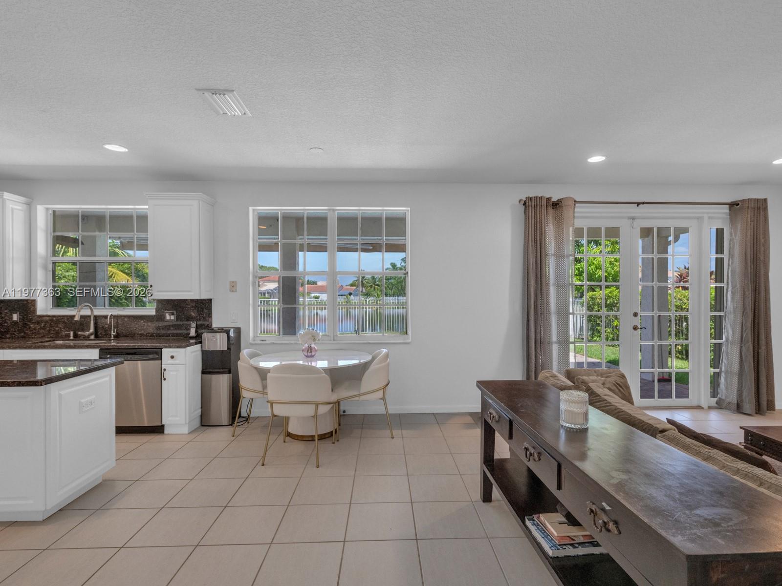 4400 Fox Rdg Dr Weston, FL 33331