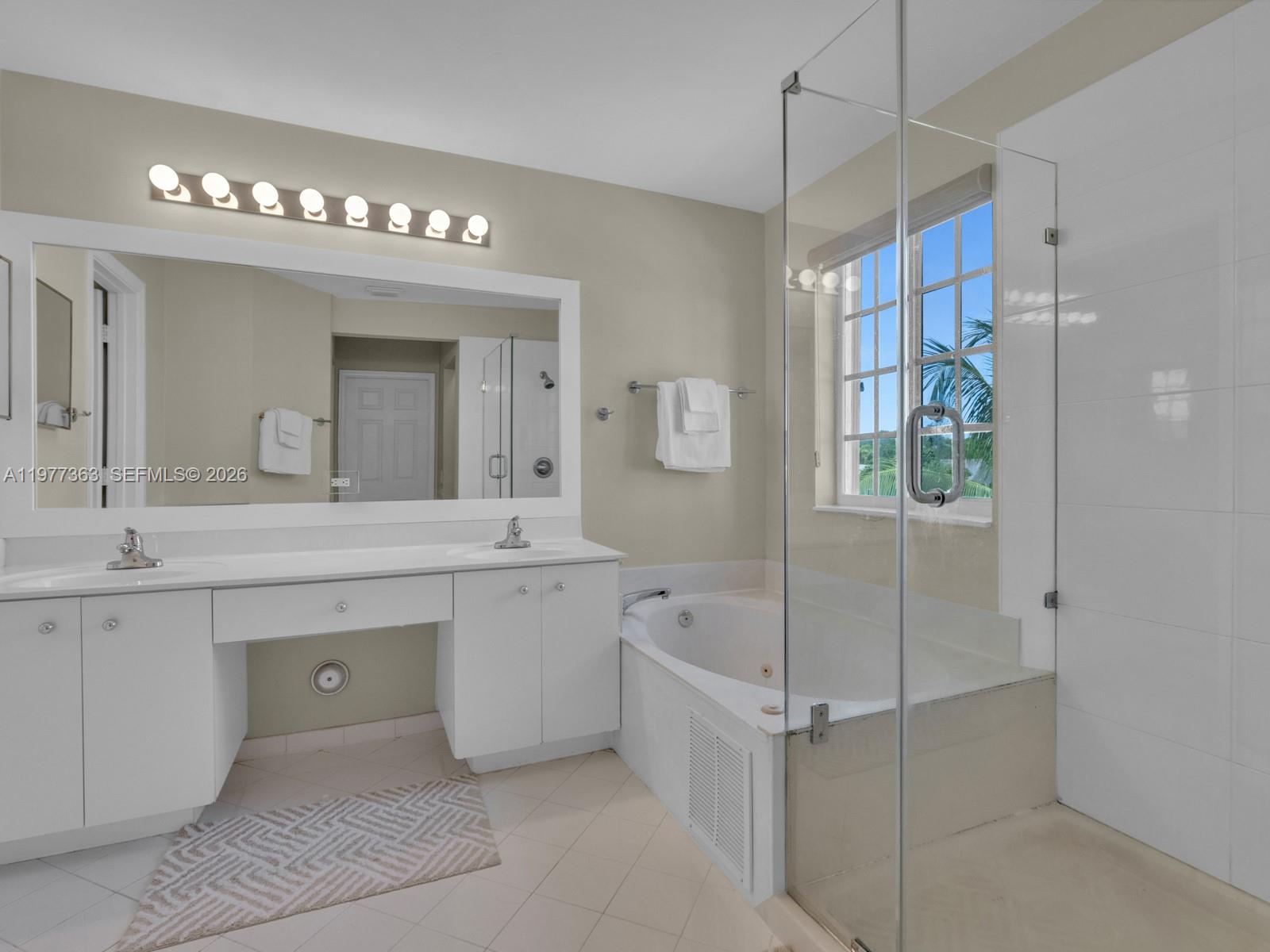 4400 Fox Rdg Dr Weston, FL 33331