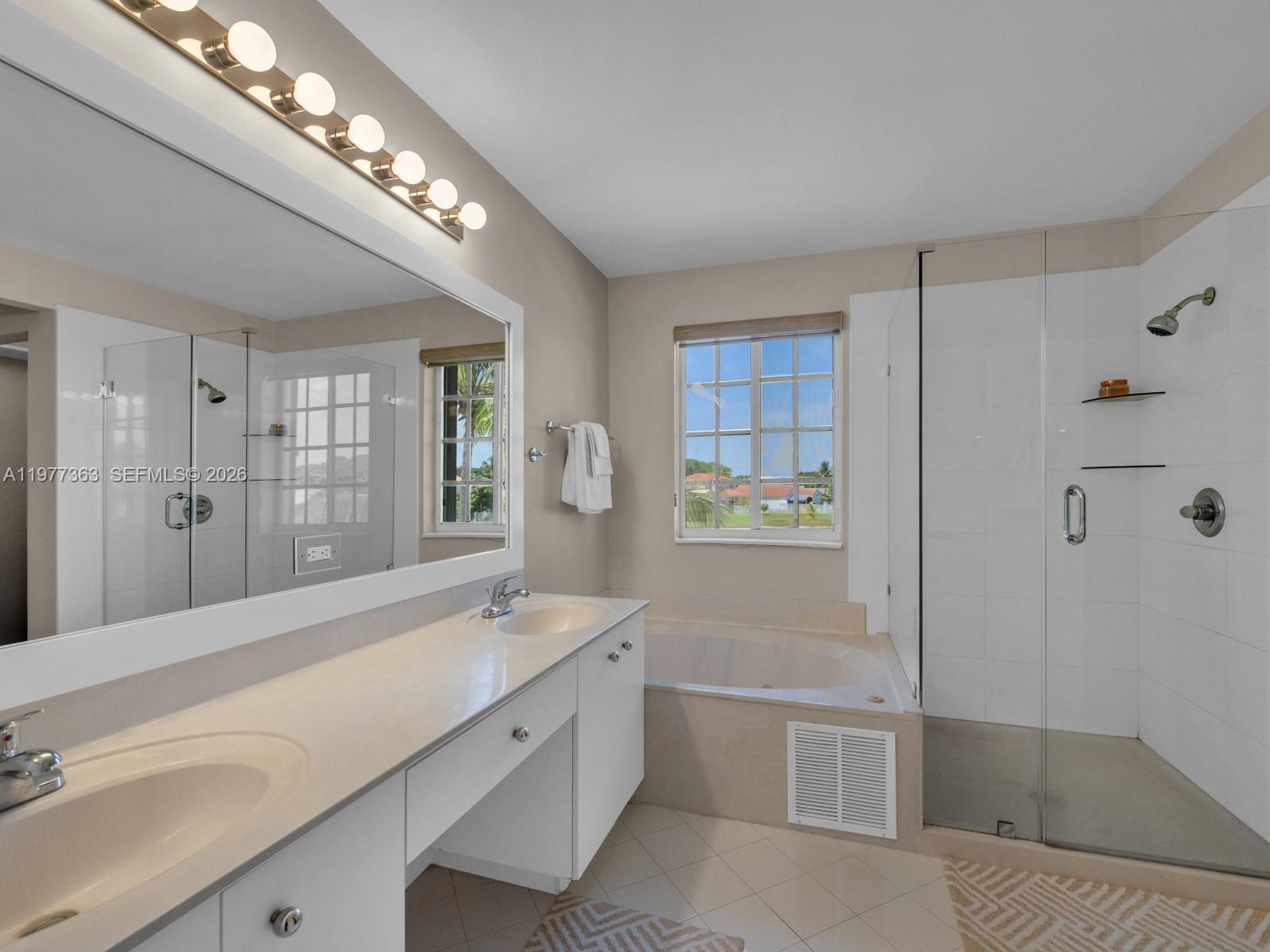 4400 Fox Rdg Dr Weston, FL 33331