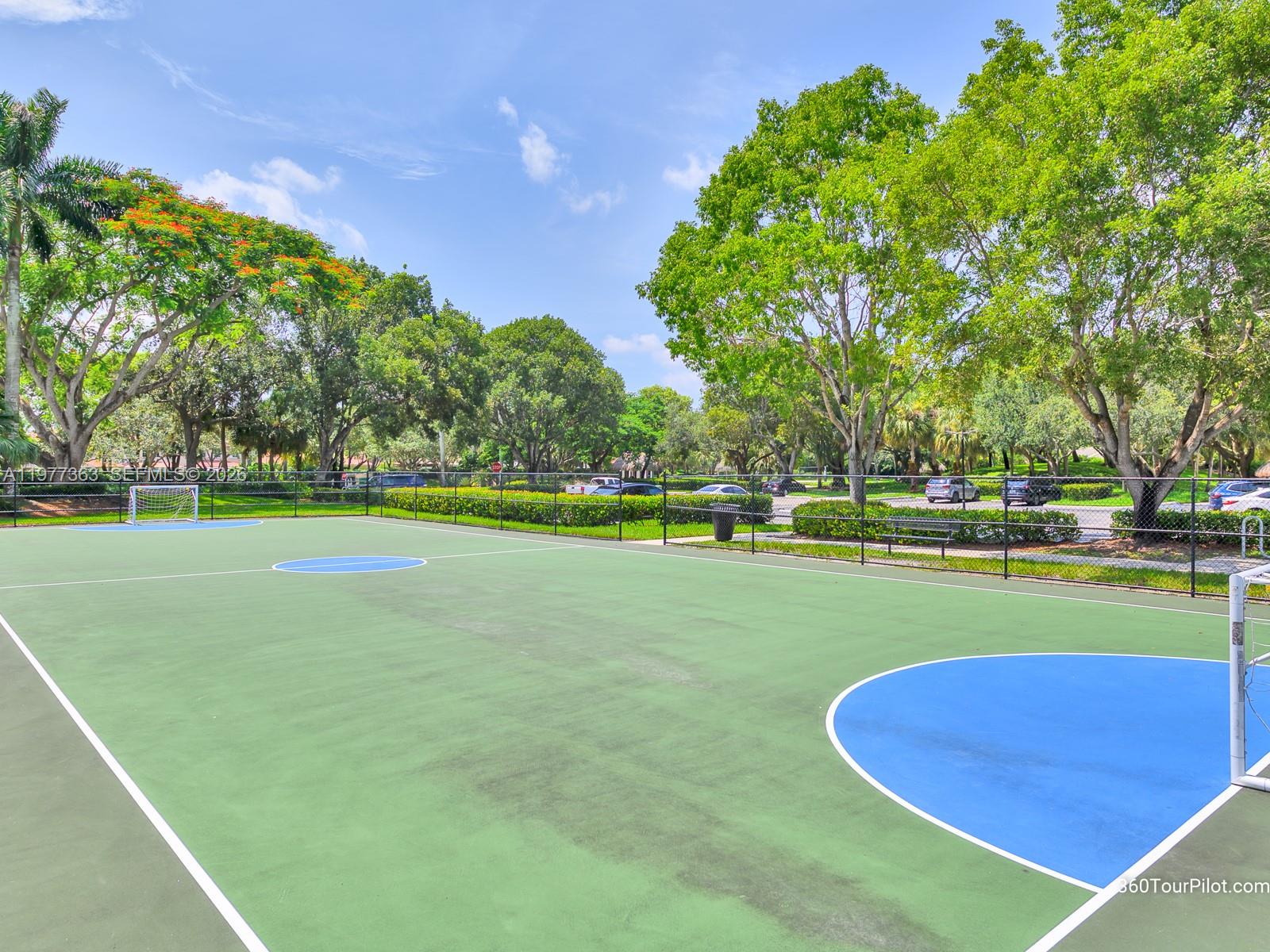 4400 Fox Rdg Dr Weston, FL 33331