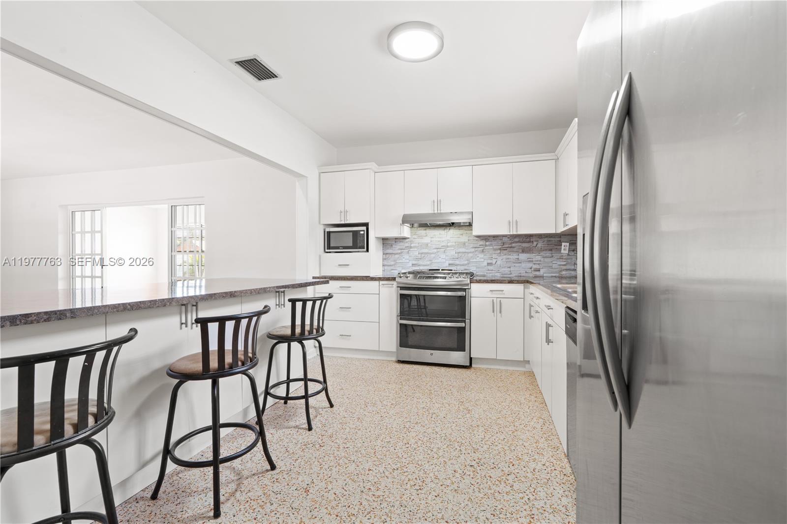 1100 W 53rd Ter Hialeah, FL 33012