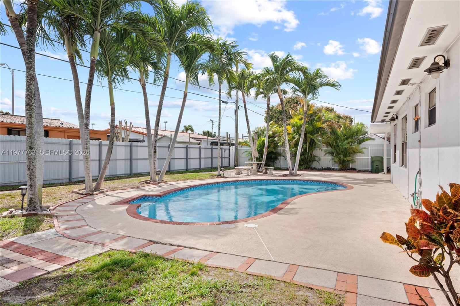 1100 W 53rd Ter Hialeah, FL 33012