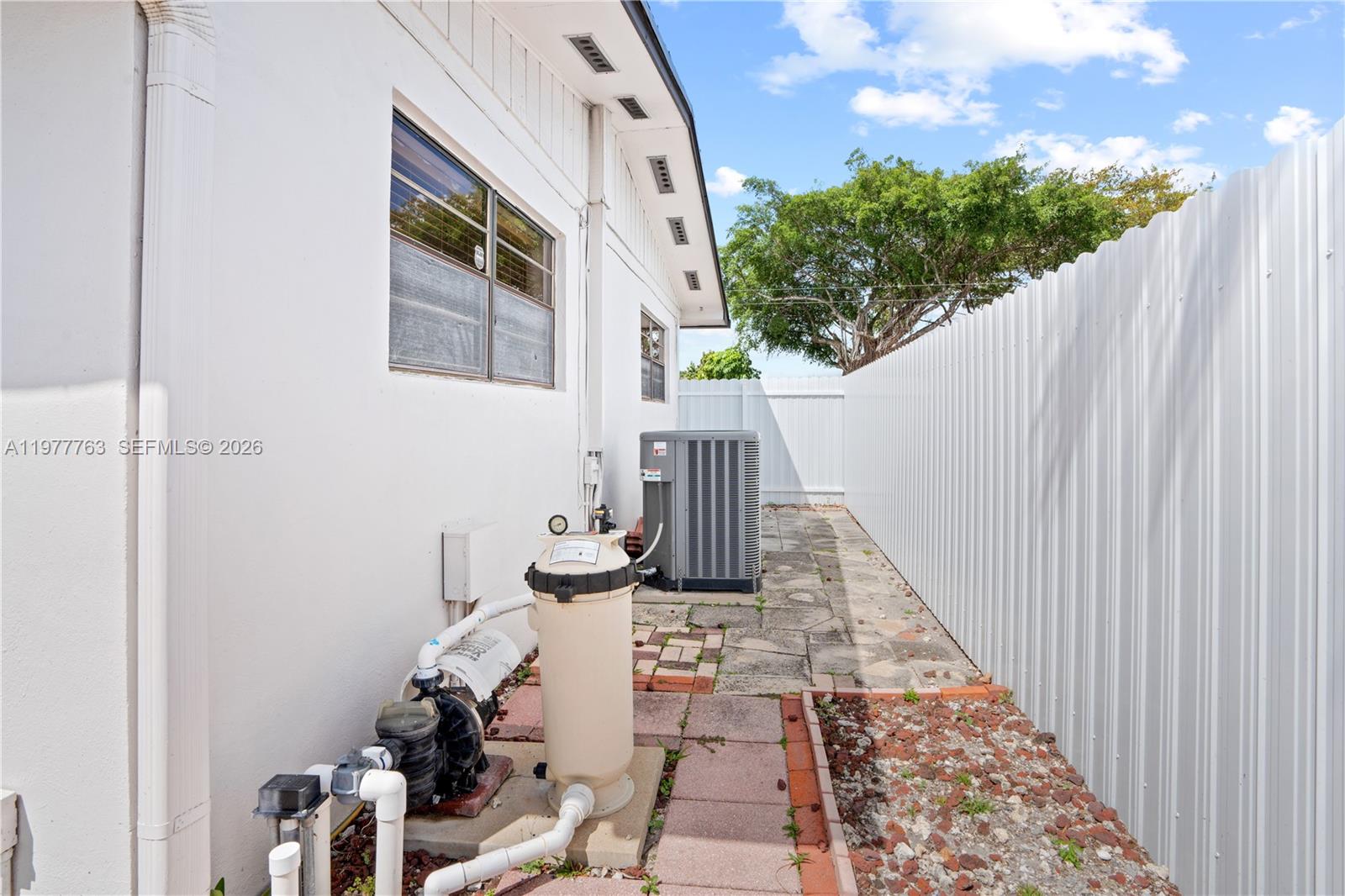 1100 W 53rd Ter Hialeah, FL 33012