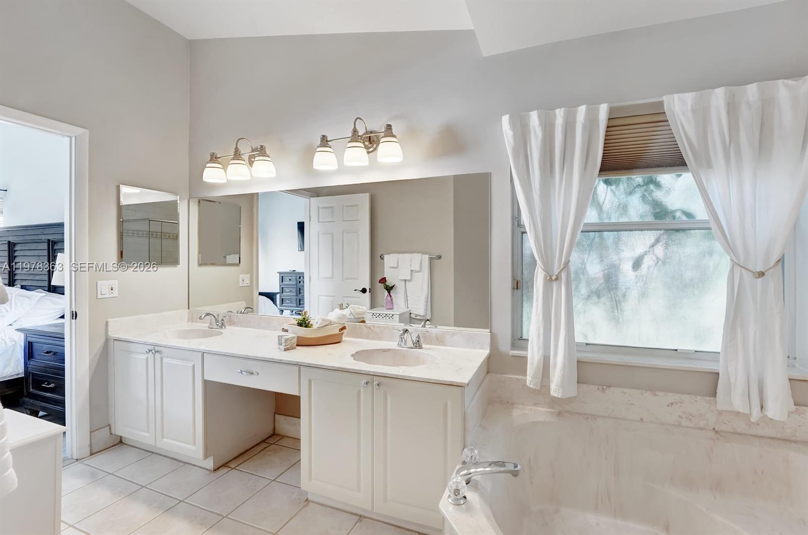 3833 Cypress Lk Dr Lake Worth, FL 33467