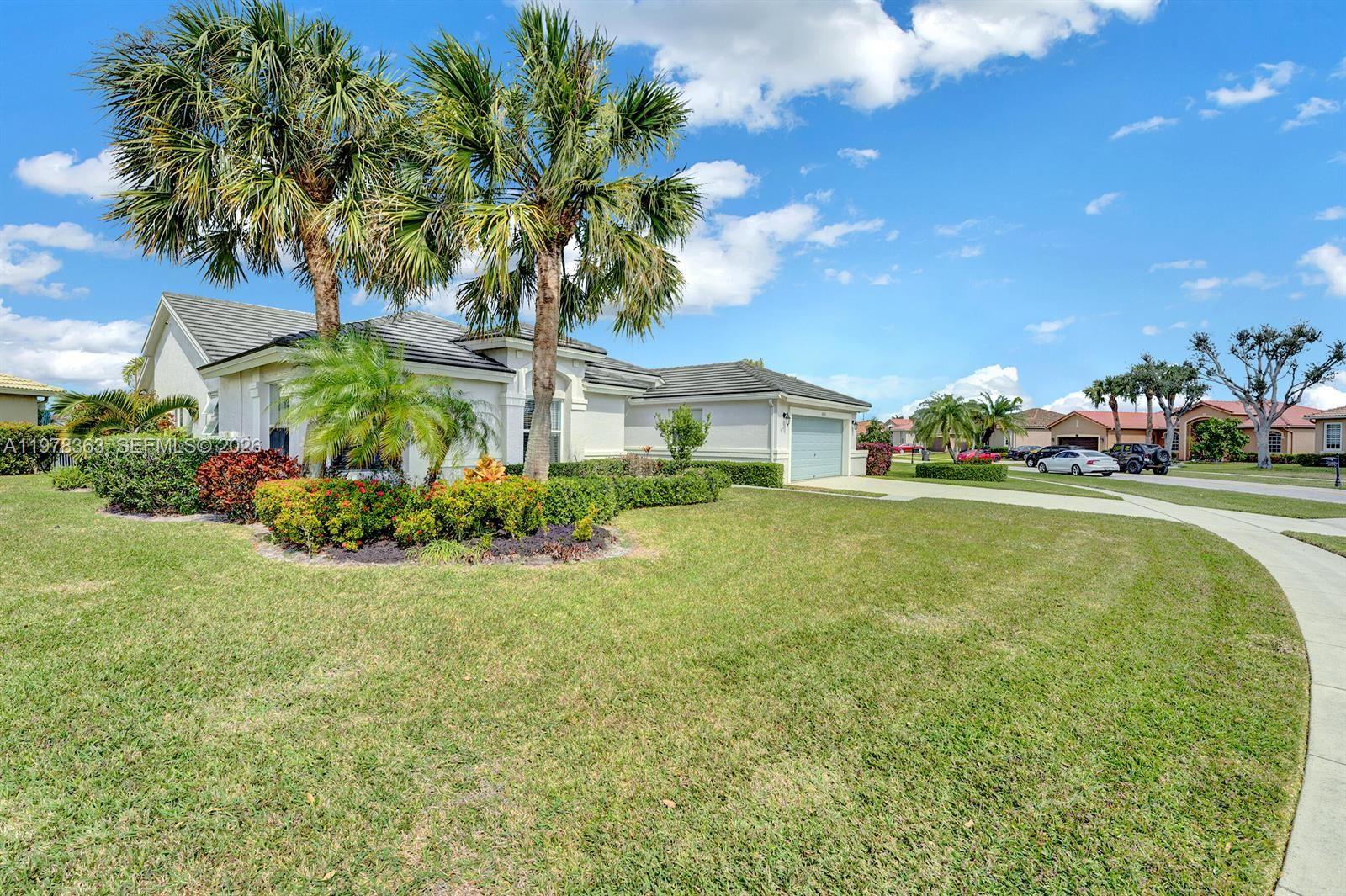 3833 Cypress Lk Dr Lake Worth, FL 33467