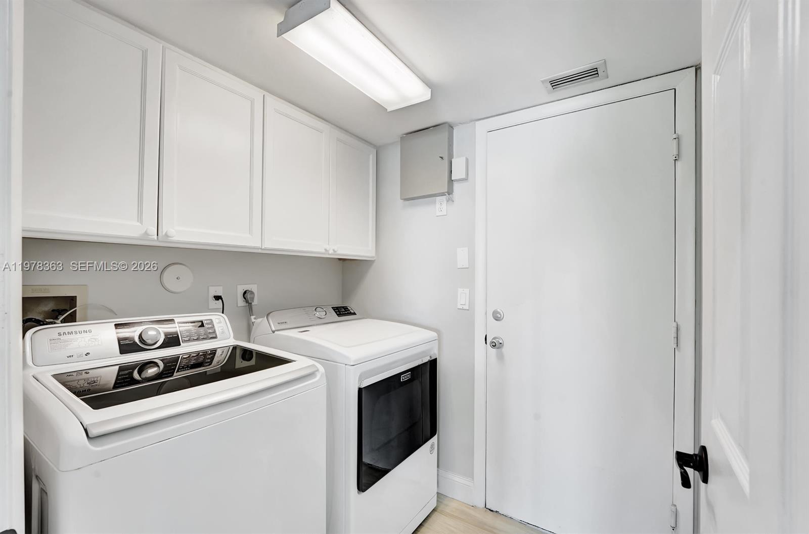 3833 Cypress Lk Dr Lake Worth, FL 33467