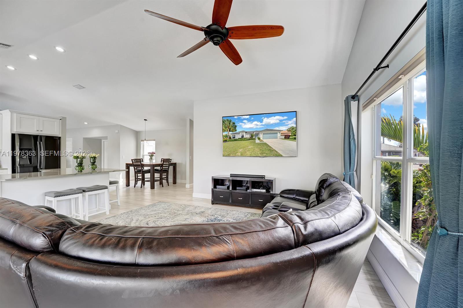 3833 Cypress Lk Dr Lake Worth, FL 33467