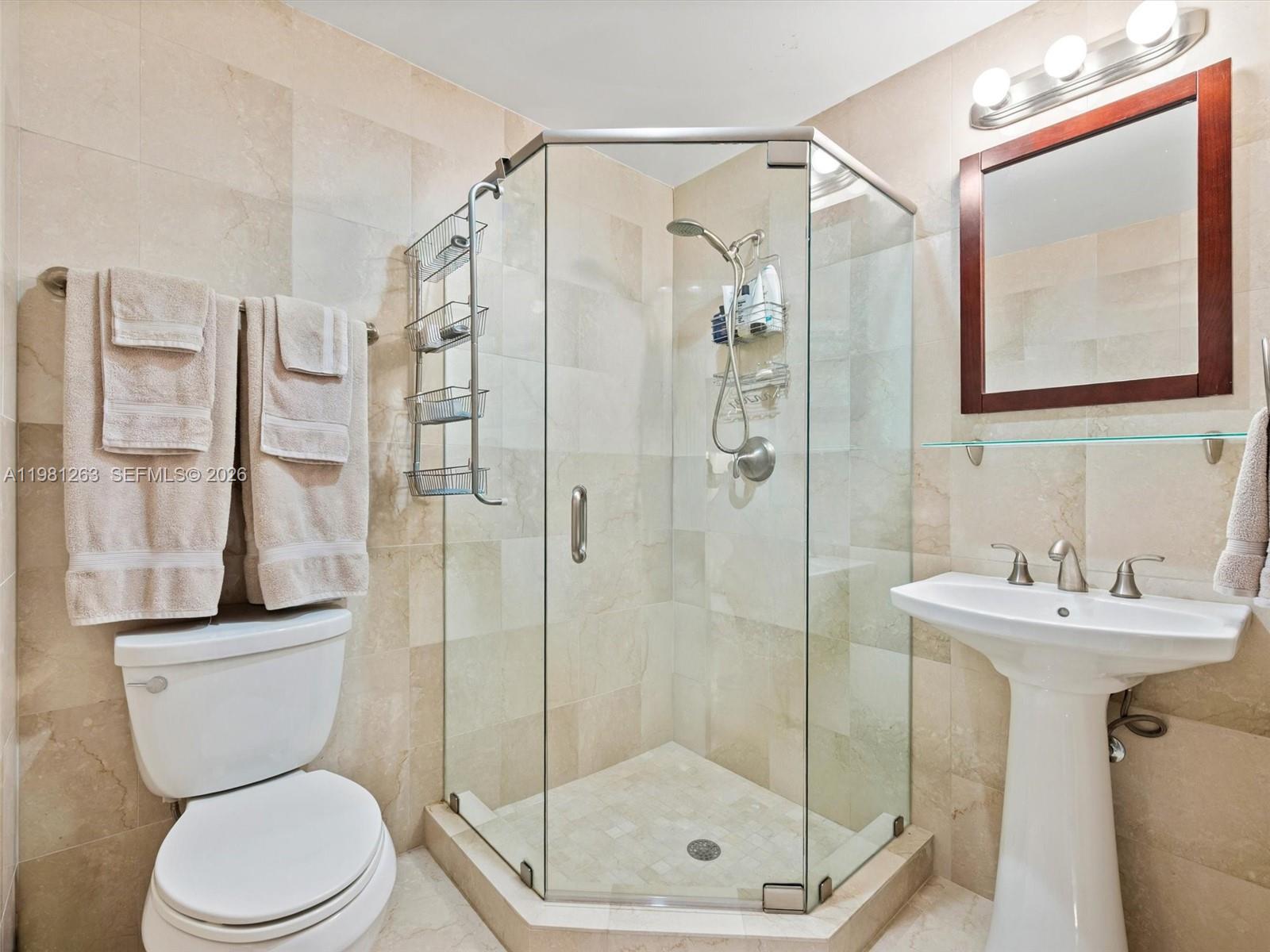 2416 Fisher Is Dr #5106 Miami Beach, FL 33109