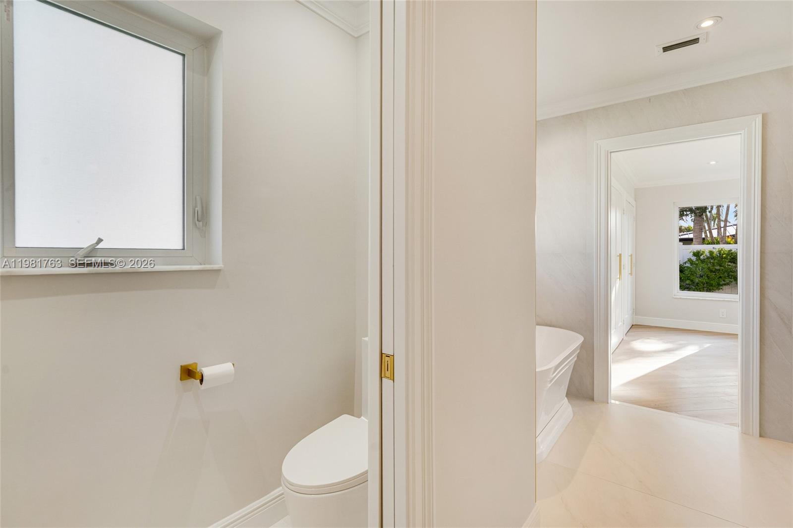 4460 NE 25th Ave Lighthouse Point, FL 33064